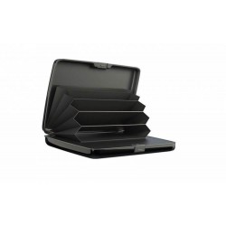 Baterie externa cu functie de port card