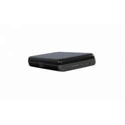 Baterie externa cu functie de port card